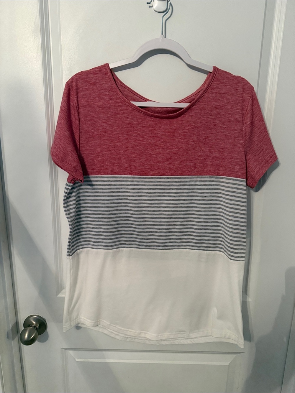 Women's Striped Colorblock Crew Neck Tee - Red, Gray & White